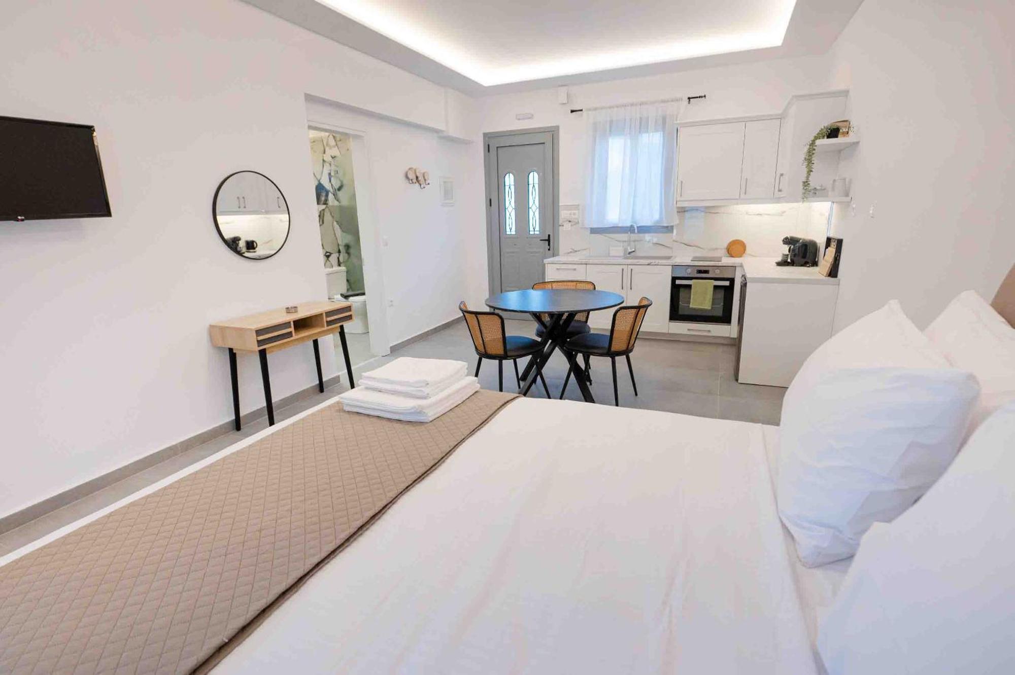 Sophie'S Apartments 3&4 Poros Town Luaran gambar